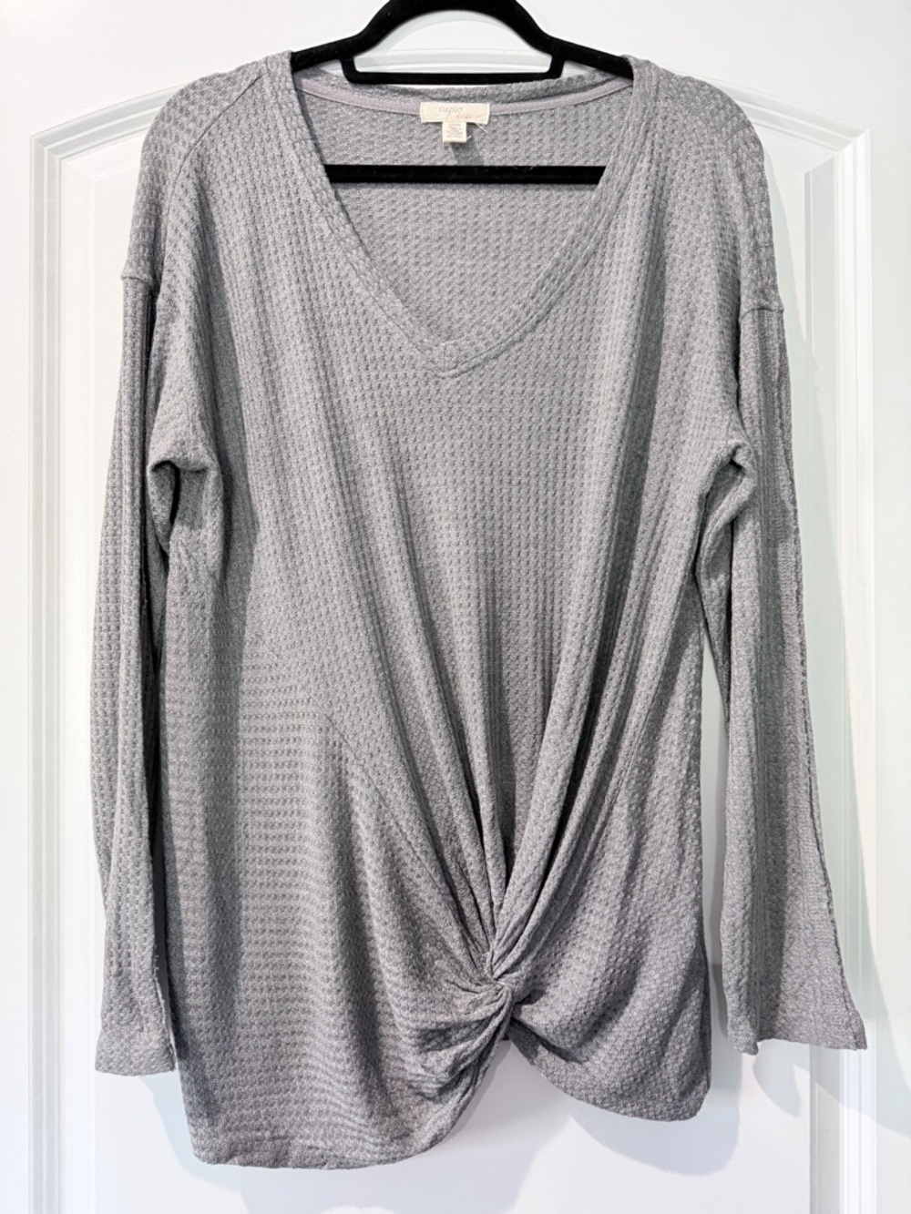 Cupio- Women's Gray V-Neck Knot Front Waffle Knit Top